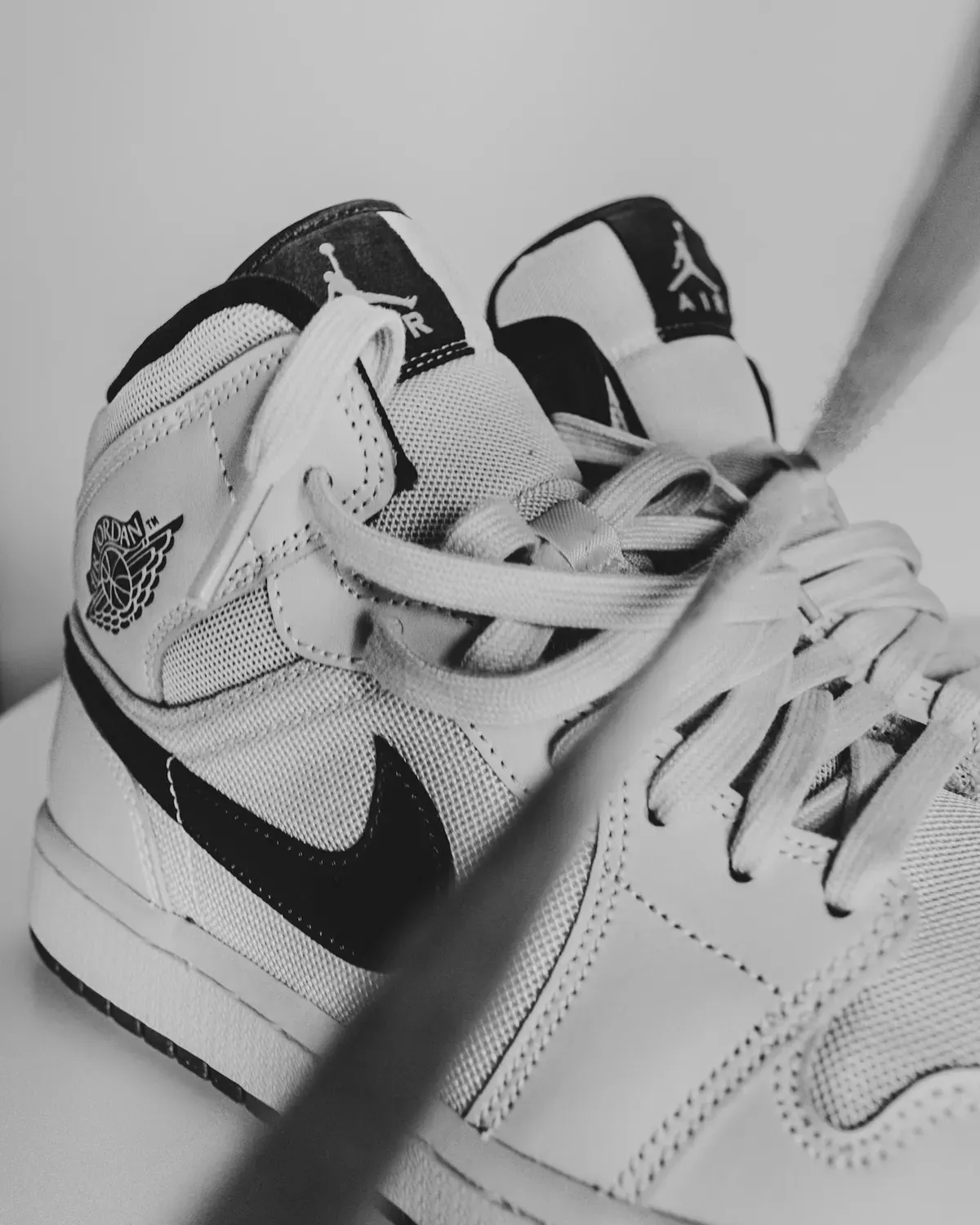 Air Jordan 1 High “Bred / Banned” thumbnail 2